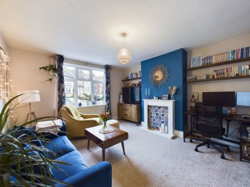 image of Top Floor Flat 142 Cotswold Road, 