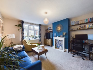 image of Top Floor Flat 142 Cotswold Road, 