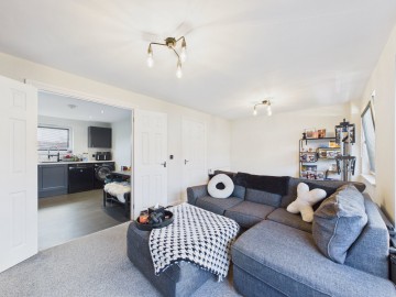 image of 10 Oldmead Walk, 